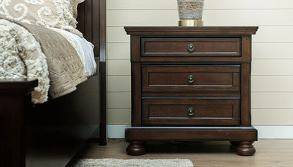 ST JAMES NIGHSTAND