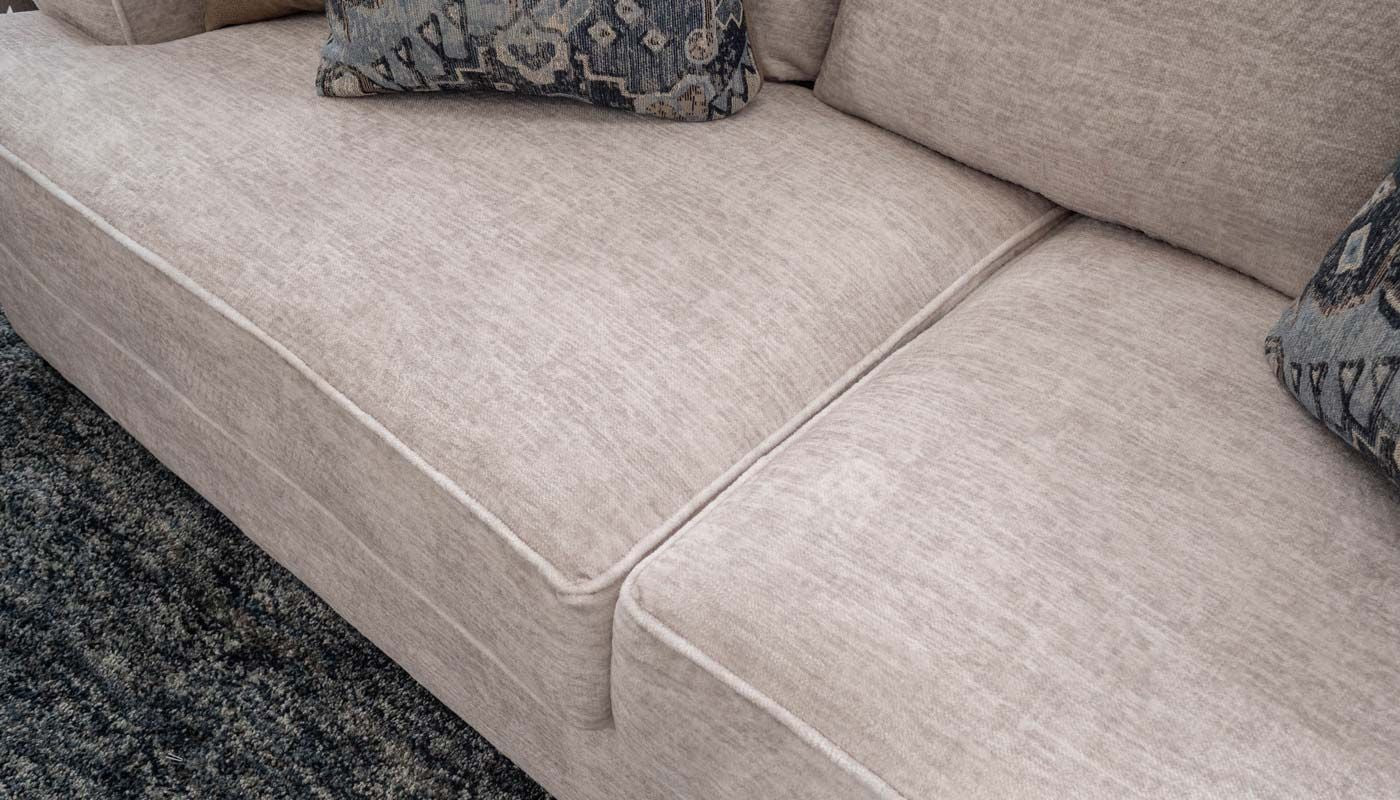 MEMPHIS BEIGE LOVESEAT