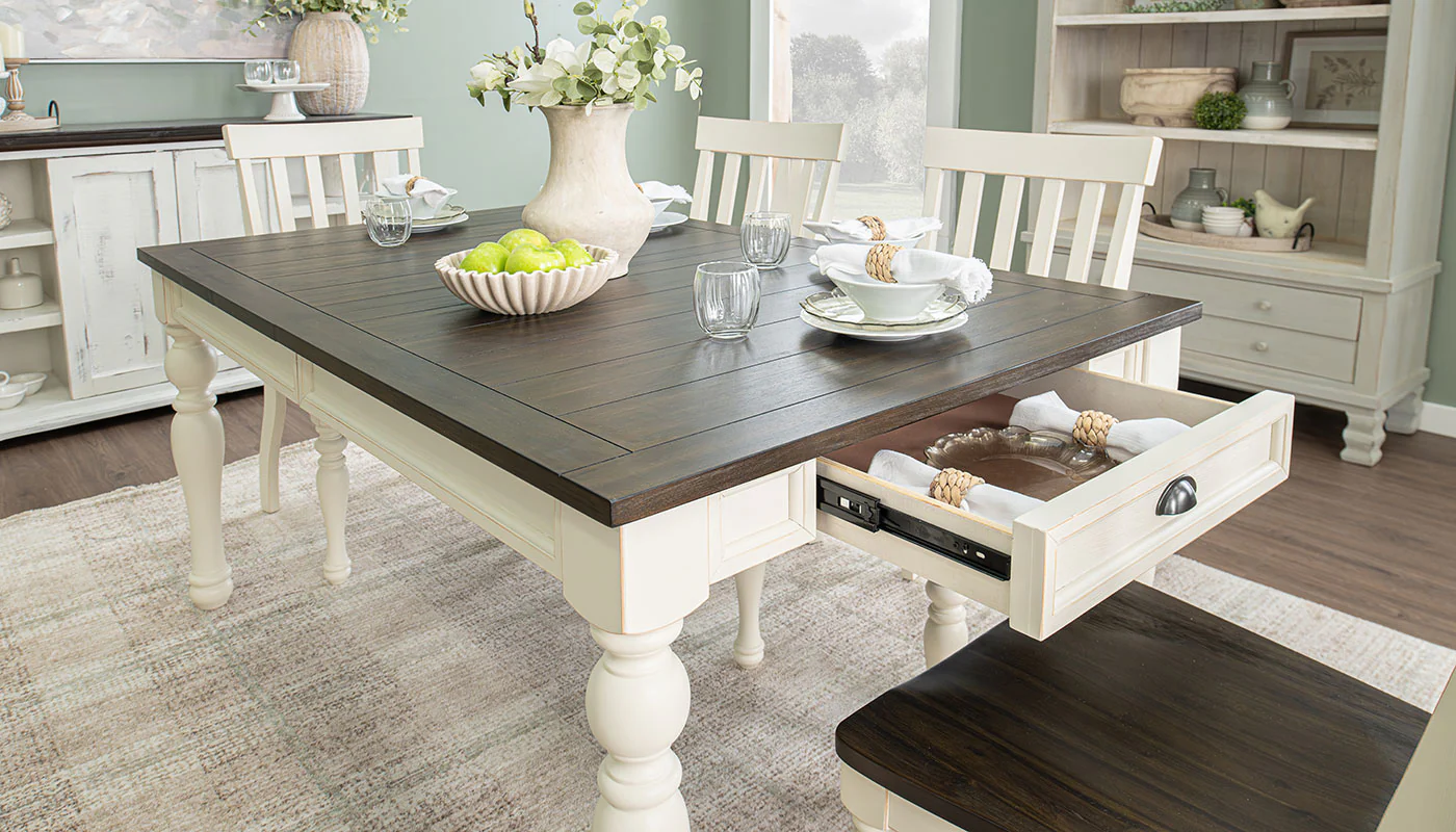 SUMMERFIELD DINING TABLE